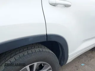 2015 Toyota Highlander XLE z VIN 5TDKKRFH0FS076120, wystawiony jako IAAI lot #42131646 z przebiegiem 117 623 mil mil oraz . Historia ofert i sprzedaży dostępna na DreamBid. Obrazek 21.