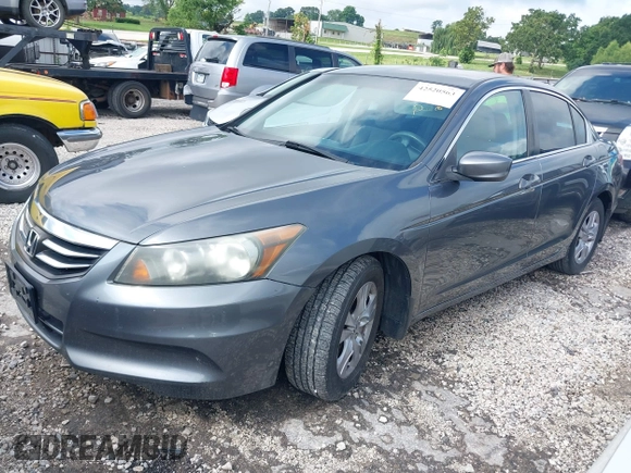 2012 Honda Accord LX Premium z VIN 1HGCP2F42CA104505, wystawiony jako IAAI lot #42520563 z przebiegiem 281 476 mil mil oraz . Historia ofert i sprzedaży dostępna na DreamBid. Obrazek 17.
