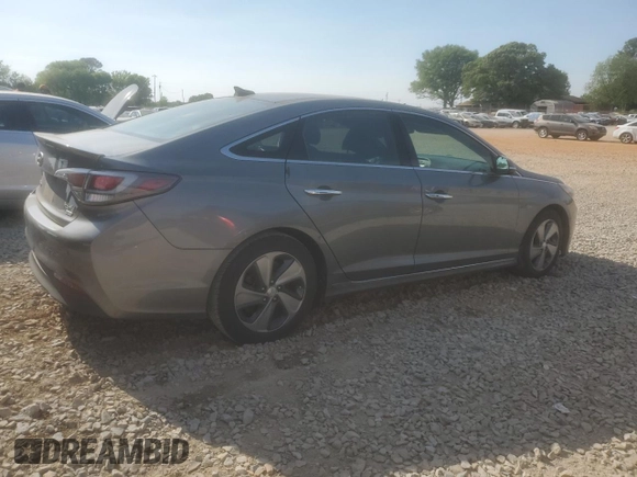 2017 Hyundai Sonata Hybrid Limited with VIN KMHE34L35HA068824, listed as a Copart auction lot 53780375 with 144,204 mi miles and Clean Title. Bid and sale history available at carsss.com. Image 3.