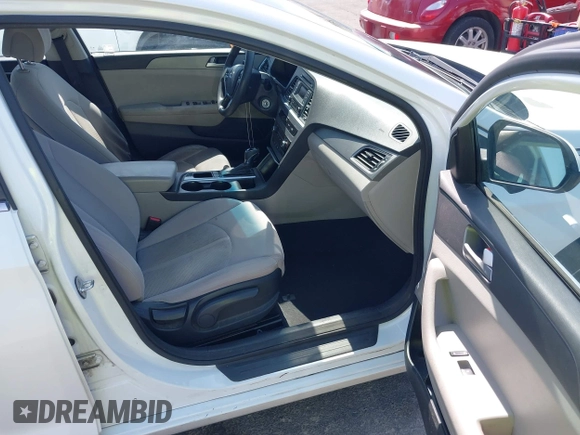 2015 Hyundai Sonata SE z VIN 5NPE24AF2FH005030, wystawiony jako IAAI lot #42375598 z przebiegiem 205 991 mil mil oraz . Historia ofert i sprzedaży dostępna na DreamBid. Obrazek 5.