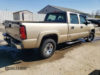 2005 Chevrolet Silverado 1500HD LT1 z VIN 1GCGC13U05F900248, wystawiony jako Copart lot #76270974 z przebiegiem 134 221 mil mil oraz Szkoda całkowita • Salvage title. Historia ofert i sprzedaży dostępna na DreamBid. Obrazek 3.