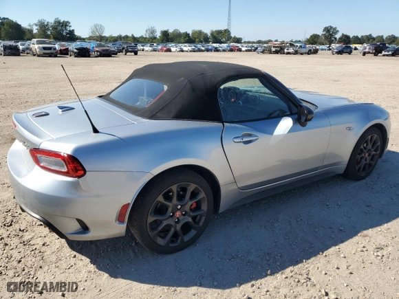2020 FIAT 124 Spider Abarth with VIN JC1NFAEK8L0145065, listed as a Copart auction lot 75709504 with 33,031 mi miles and Non Repairable. Bid and sale history available at carsss.com. Image 3.