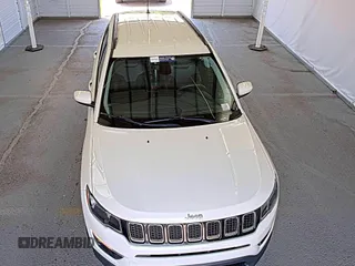 2019 Jeep Compass Latitude z VIN 3C4NJDBB1KT639096, wystawiony jako IAAI lot #42597978 z przebiegiem 110 803 mil mil oraz . Historia ofert i sprzedaży dostępna na DreamBid. Obrazek 7.
