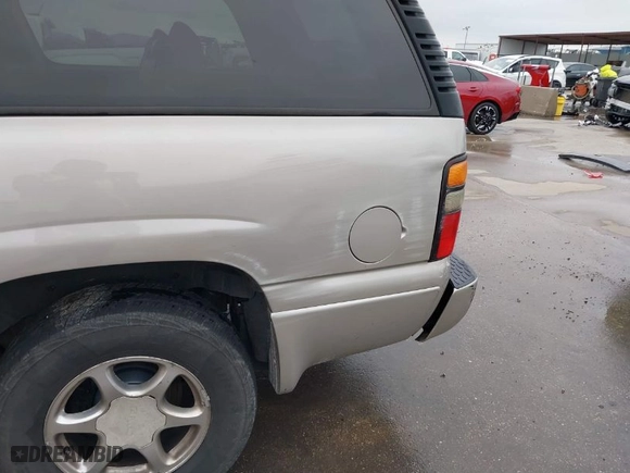 2004 GMC Yukon XL Denali with VIN 1GKFK66U34J270247, listed as a IAAI auction lot 41555598 with NaN miles. Bid and sale history available at carsss.com. Image 19.