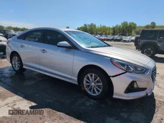 2019 Hyundai Sonata SE z VIN 5NPE24AF5KH759372, wystawiony jako Copart lot #58020925 z przebiegiem 61 363 mil mil oraz Szkoda całkowita • Salvage title. Historia ofert i sprzedaży dostępna na DreamBid. Obrazek 4.