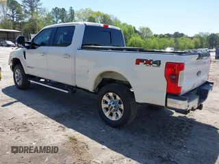 2017 Ford F-250 Lariat z VIN 1FT7W2BT4HEB67122, wystawiony jako IAAI lot #41992637 z przebiegiem 148 187 mil mil oraz . Historia ofert i sprzedaży dostępna na DreamBid. Obrazek 3.