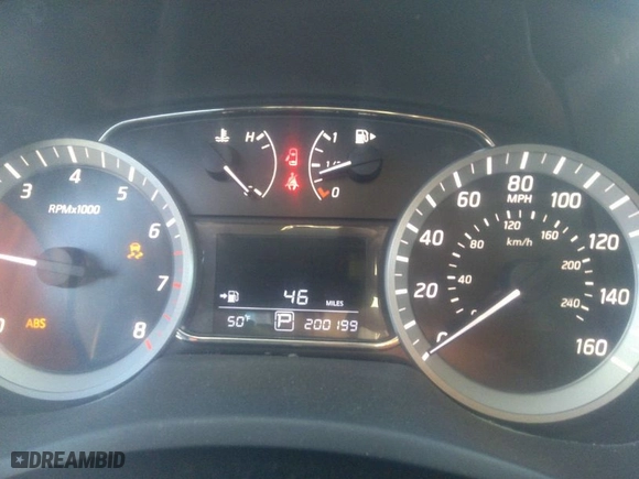 2013 Nissan Sentra SR with VIN 3N1AB7AP5DL757314, listed as a IAAI auction lot 40597847 with 200,199 mi miles. Bid and sale history available at carsss.com. Image 7.