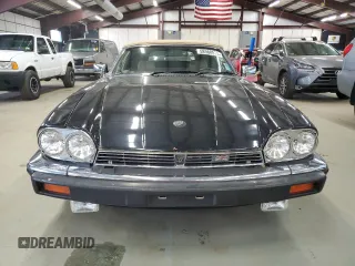 1988 Jaguar XJS z VIN SAJNV5843JC147927, wystawiony jako Copart lot #58988575 z przebiegiem 81 239 mil mil oraz Tytuł czysty. Historia ofert i sprzedaży dostępna na DreamBid. Obrazek 5.