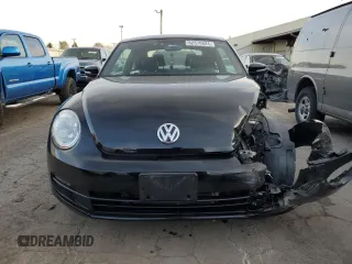 2012 Volkswagen Beetle 2.5L with VIN 3VWJX7AT1CM640492, listed as a Copart auction lot 82370824 with 152,487 mi miles and Non Repairable. Bid and sale history available at carsss.com. Image 5.