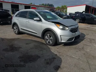 2019 Kia Niro LX with VIN KNDCB3LC7K5231434, listed as a IAAI auction lot 42096652 with 107,516 mi miles. Bid and sale history available at carsss.com. Image 1.