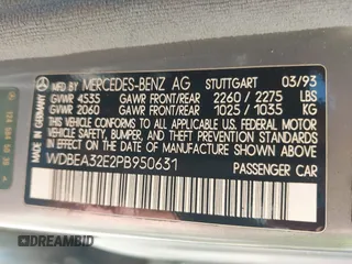 1993 Mercedes-Benz E Class with VIN WDBEA32E2PB950631, listed as a IAAI auction lot 41835262 with 155,114 mi miles. Bid and sale history available at carsss.com. Image 9.