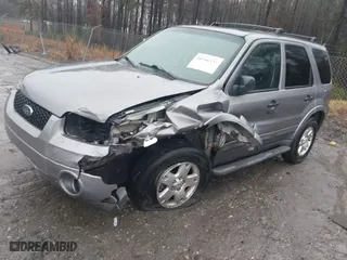2007 Ford Escape XLT with VIN 1FMYU03177KB90563, listed as a IAAI auction lot 41566335 with 166,233 mi miles. Bid and sale history available at carsss.com. Image 17.