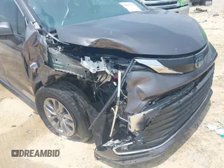 2024 Toyota Sienna XLE z VIN 5TDYRKEC4RS204737, wystawiony jako IAAI lot #40218275 z przebiegiem 336 mil mil oraz . Historia ofert i sprzedaży dostępna na DreamBid. Obrazek 6.