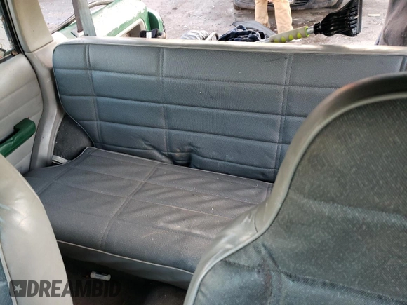 1995 Jeep Cherokee SE с VIN 1J4FT28S1SL634660, выставлен на аукционе Copart как лот 41530075 с пробегом Не указан миль и Списание • Salvage title. История ставок и продаж доступна на DreamBid. Изображение 10.