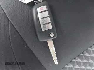 2022 Nissan Versa S z VIN 3N1CN8DV9NL821341, wystawiony jako IAAI lot #41963545 z przebiegiem 49 159 mil mil oraz . Historia ofert i sprzedaży dostępna na DreamBid. Obrazek 11.