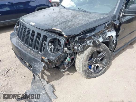 2010 Jeep Patriot Sport with VIN 1J4NF2GB6AD611629, listed as a IAAI auction lot 41864243 with 132,868 mi miles. Bid and sale history available at carsss.com. Image 6.