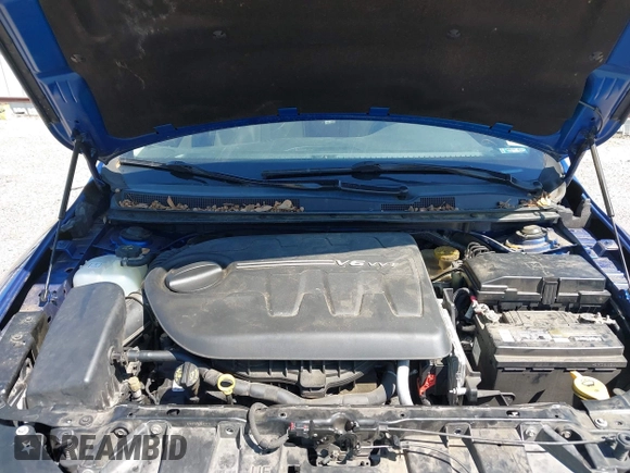 2015 Chrysler 200 C with VIN 1C3CCCCG1FN549043, listed as a IAAI auction lot 41985560 with 178,265 mi miles. Bid and sale history available at carsss.com. Image 10.