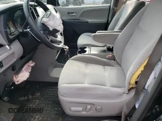 2016 Toyota Sienna LE AAS z VIN 5TDKK3DC7GS712022, wystawiony jako Copart lot #79108114 z przebiegiem 78 235 mil mil oraz Szkoda całkowita • Salvage title. Historia ofert i sprzedaży dostępna na DreamBid. Obrazek 7.