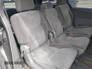 2008 Toyota Sienna CE z VIN 5TDZK23C98S155772, wystawiony jako IAAI lot #42490999 z przebiegiem 199 004 mil mil oraz . Historia ofert i sprzedaży dostępna na DreamBid. Obrazek 8.