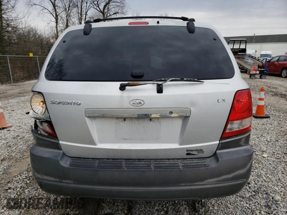 2005 Kia Sorento LX z VIN KNDJC733955455370, wystawiony jako Copart lot #47553645 z przebiegiem 195 471 mil mil oraz Szkoda całkowita • Salvage title. Historia ofert i sprzedaży dostępna na DreamBid. Obrazek 6.