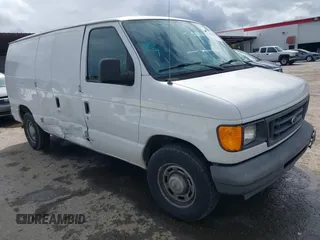 2005 Ford Econoline Cargo with VIN 1FTRE14W15HA20828, listed as a IAAI auction lot 41809538 with 117,826 mi miles. Bid and sale history available at carsss.com. Image 1.