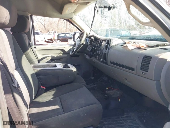 2010 Chevrolet Silverado 2500HD Work Truck with VIN 1GC5KVBG4AZ181530, listed as a IAAI auction lot 41422214 with 304,527 mi miles. Bid and sale history available at carsss.com. Image 5.