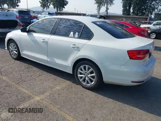 2015 Volkswagen Jetta SE with VIN 3VWD17AJ5FM258354, listed as a IAAI auction lot 42709041 with 191,338 mi miles and . Bid and sale history available at DreamBid. Image 3.