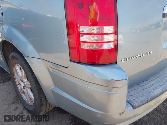 2010 Chrysler Town & Country Touring with VIN 2A4RR5D15AR278293, listed as a IAAI auction lot 41992405 with 125,529 mi miles. Bid and sale history available at carsss.com. Image 20.