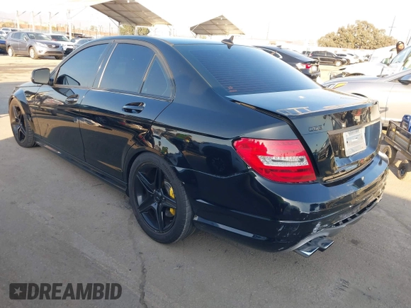 2009 Mercedes-Benz C 63 AMG with VIN WDDGF77X39F231287, listed as a IAAI auction lot 41556195 with 173,471 mi miles and . Bid and sale history available at DreamBid. Image 3.