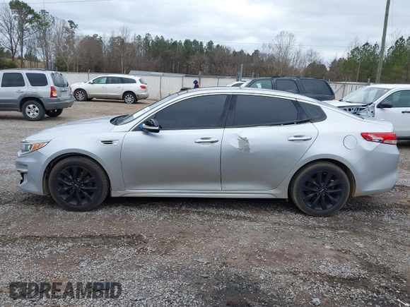2016 Kia Optima EX z VIN 5XXGU4L36GG070336, wystawiony jako IAAI lot #41259692 z przebiegiem 124 807 mil mil oraz . Historia ofert i sprzedaży dostępna na DreamBid. Obrazek 15.