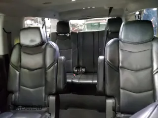 2019 Cadillac Escalade ESV Luxury z VIN 1GYS4HKJ5KR287667, wystawiony jako Copart lot #88670095 z przebiegiem 150 902 mil mil oraz Czysty tytuł • Clean title. Historia ofert i sprzedaży dostępna na DreamBid. Obrazek 10.