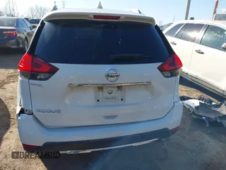 2017 Nissan Rogue SV with VIN KNMAT2MT1HP541640, listed as a IAAI auction lot 41762105 with 105,981 mi miles. Bid and sale history available at carsss.com. Image 18.
