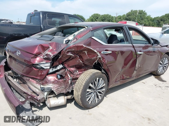 2025 Nissan Altima SV z VIN 1N4BL4DV6SN364710, wystawiony jako IAAI lot #42314788 z przebiegiem 6 901 mil mil oraz . Historia ofert i sprzedaży dostępna na DreamBid. Obrazek 4.