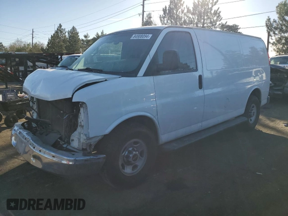 2017 GMC Savana Cargo z VIN 1GTW7AFF8H1911027, wystawiony jako Copart lot #84908094 z przebiegiem 139 217 mil mil oraz Szkody całkowita. Historia ofert i sprzedaży dostępna na DreamBid. Obrazek 1.