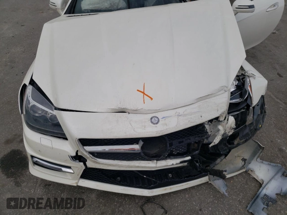 2013 Mercedes-Benz SLK 350 z VIN WDDPK5HA3DF053772, wystawiony jako Copart lot #75573184 z przebiegiem 86 680 mil mil oraz Szkoda całkowita • Salvage title. Historia ofert i sprzedaży dostępna na DreamBid. Obrazek 11.