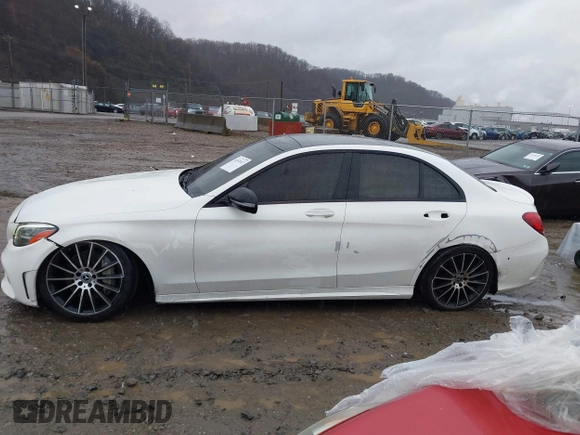 2019 Mercedes-Benz C 300 с VIN 55SWF8EB4KU320670, выставлен на аукционе IAAI как лот 41053917 с пробегом 77 942 миль миль и . История ставок и продаж доступна на DreamBid. Изображение 14.
