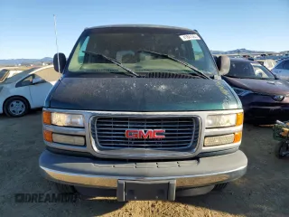 1997 GMC Savana with VIN 1GKGG25R4V1024370, listed as a Copart auction lot 41841565 with 95,950 mi miles and Salvage Title. Bid and sale history available at carsss.com. Image 5.