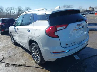 2024 GMC Terrain Denali with VIN 3GKALXEG8RL375892, listed as a IAAI auction lot 41489464 with 2,427 mi miles and . Bid and sale history available at DreamBid. Image 3.