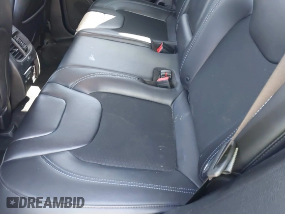 2019 Jeep Cherokee Altitude z VIN 1C4PJMLX5KD456471, wystawiony jako IAAI lot #41930854 z przebiegiem 58 083 mil mil oraz . Historia ofert i sprzedaży dostępna na DreamBid. Obrazek 8.