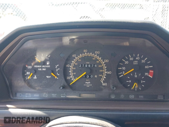 1993 Mercedes-Benz 300 with VIN WDBEA52E3PB994892, listed as a IAAI auction lot 41391045 with 219,676 mi miles and . Bid and sale history available at DreamBid. Image 7.