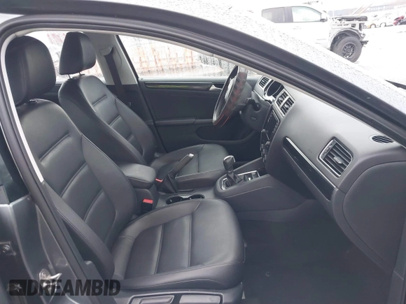 2017 Volkswagen Jetta SEL with VIN 3VWL17AJ1HM211546, listed as a IAAI auction lot 41502402 with 52,030 mi miles and . Bid and sale history available at DreamBid. Image 5.