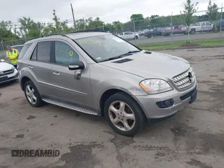 2007 Mercedes-Benz M 350 z VIN 4JGBB86E07A262721, wystawiony jako IAAI lot #42177769 z przebiegiem 208 392 mil mil oraz . Historia ofert i sprzedaży dostępna na DreamBid. Obrazek 1.