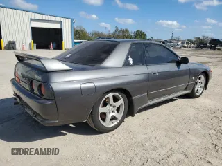 1990 Nissan Skyline z VIN BNR32010431, wystawiony jako Copart lot #78496994 z przebiegiem 182 401 mil mil oraz Nie do naprawy • Non repairable. Historia ofert i sprzedaży dostępna na DreamBid. Obrazek 3.