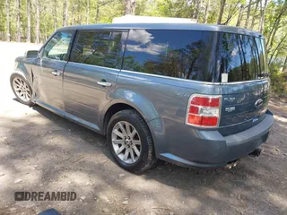 2010 Ford Flex SEL z VIN 2FMHK6CC6ABD00482, wystawiony jako IAAI lot #42054488 z przebiegiem 208 231 mil mil oraz . Historia ofert i sprzedaży dostępna na DreamBid. Obrazek 3.