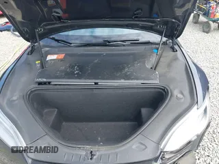 2018 Tesla Model S 75D z VIN 5YJSA1E28JF272630, wystawiony jako IAAI lot #42317422 z przebiegiem Nie podano mil oraz . Historia ofert i sprzedaży dostępna na DreamBid. Obrazek 10.