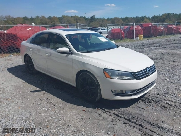 2012 Volkswagen Passat SE w/Sunroof with VIN 1VWBM7A32CC034133, listed as a IAAI auction lot 41889788 with 154,028 mi miles. Bid and sale history available at carsss.com. Image 1.