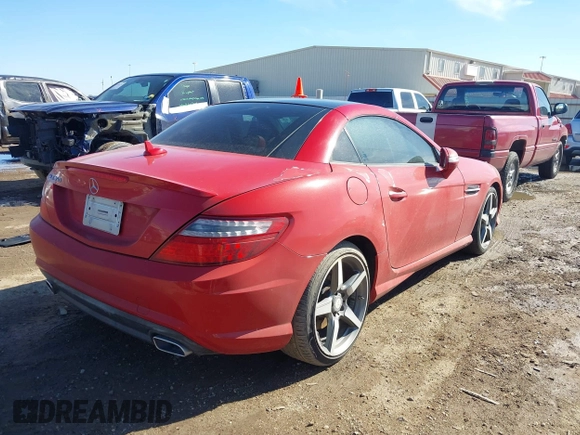 2015 Mercedes-Benz SLK-Class SLK 350 with VIN WDDPK5HA8FF108414, listed as a IAAI auction lot 41379078 with 94,606 mi miles. Bid and sale history available at carsss.com. Image 4.