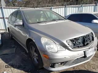 2008 Mercedes-Benz R-Class 3.5L with VIN 4JGCB56E48A064101, listed as a IAAI auction lot 41326581 with 302,626 mi miles. Bid and sale history available at carsss.com. Image 1.