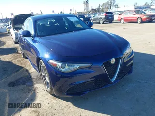 2018 Alfa Romeo Giulia with VIN ZARFAEBN1J7592164, listed as a IAAI auction lot 41411043 with 26,943 mi miles. Bid and sale history available at carsss.com. Image 1.