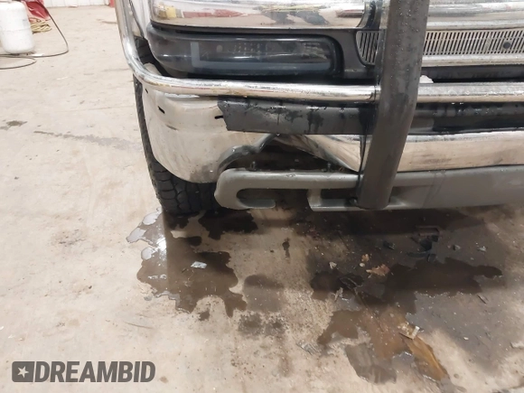 2002 Chevrolet Silverado 1500 LT with VIN 2GCEK19T421207016, listed as a IAAI auction lot 41182476 with 147,870 mi miles. Bid and sale history available at carsss.com. Image 6.